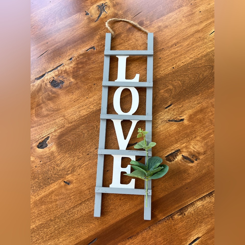 LOVE Sign - Picture 2 of 3
